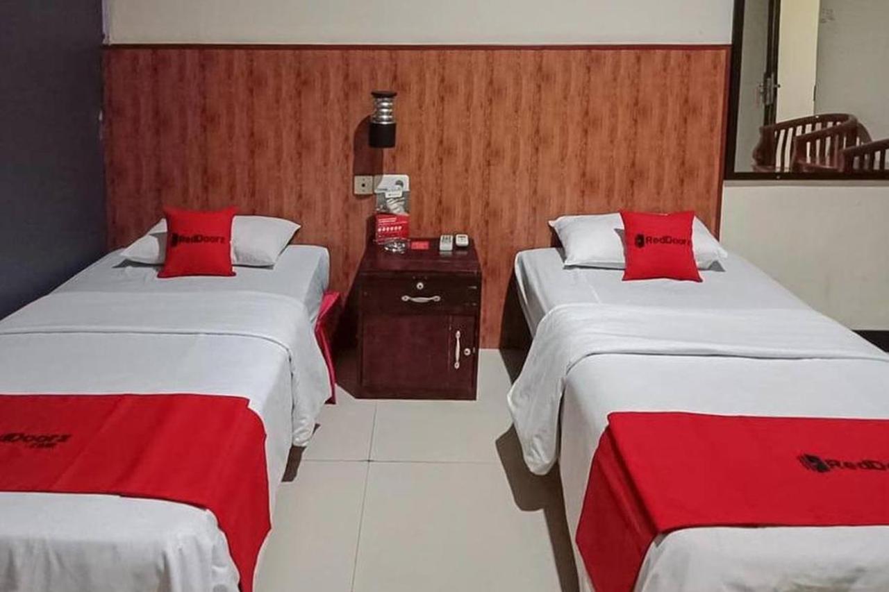 RedDoorz @ Sorong City Center Zewnętrze zdjęcie